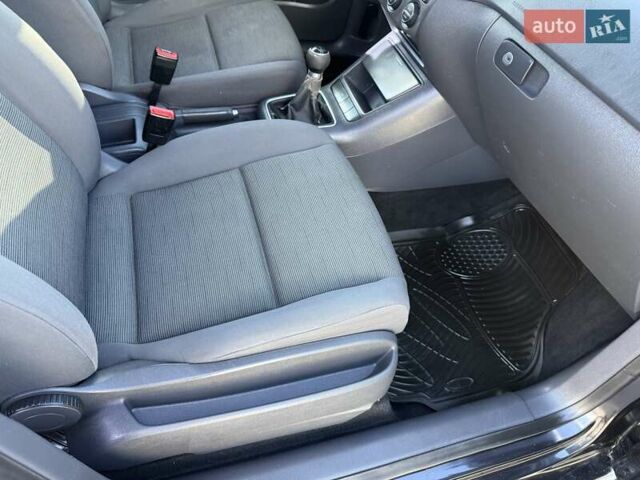 Черный Фольксваген Гольф, объемом двигателя 1.6 л и пробегом 280 тыс. км за 4550 $, фото 5 на Automoto.ua