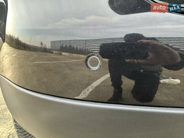 Черный Фольксваген Гольф, объемом двигателя 1.6 л и пробегом 227 тыс. км за 6299 $, фото 25 на Automoto.ua