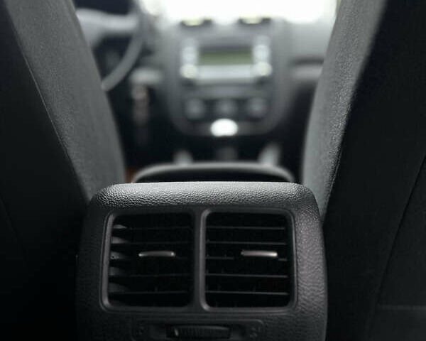 Чорний Фольксваген Гольф, об'ємом двигуна 1.6 л та пробігом 270 тис. км за 6800 $, фото 23 на Automoto.ua