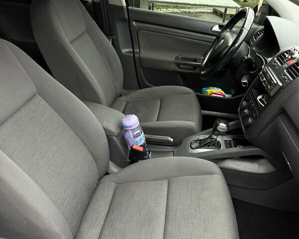 Черный Фольксваген Гольф, объемом двигателя 1.6 л и пробегом 243 тыс. км за 6300 $, фото 15 на Automoto.ua