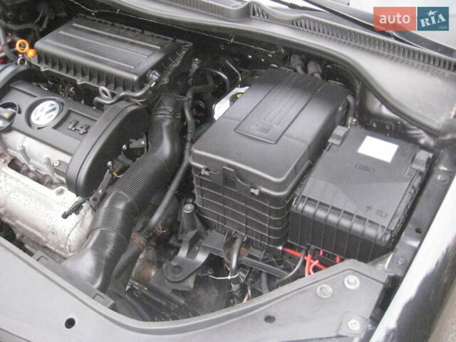 Черный Фольксваген Гольф, объемом двигателя 1.4 л и пробегом 174 тыс. км за 5999 $, фото 24 на Automoto.ua