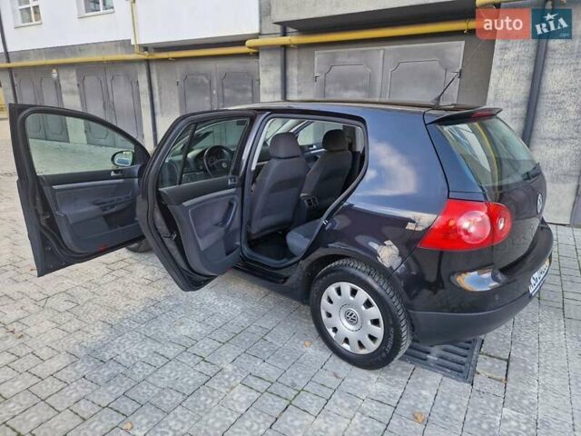 Черный Фольксваген Гольф, объемом двигателя 1.6 л и пробегом 255 тыс. км за 5950 $, фото 31 на Automoto.ua