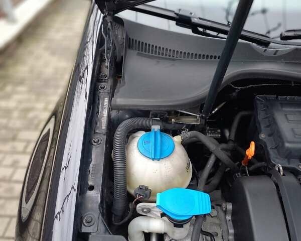 Черный Фольксваген Гольф, объемом двигателя 1.4 л и пробегом 207 тыс. км за 5700 $, фото 16 на Automoto.ua