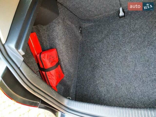 Черный Фольксваген Гольф, объемом двигателя 0 л и пробегом 206 тыс. км за 6400 $, фото 44 на Automoto.ua