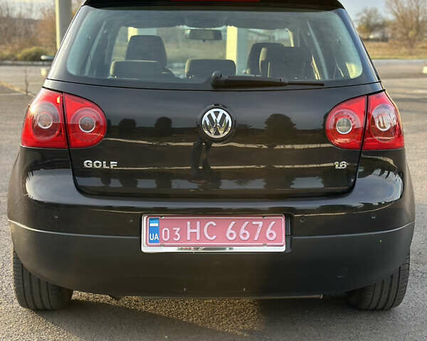 Черный Фольксваген Гольф, объемом двигателя 1.6 л и пробегом 232 тыс. км за 5750 $, фото 9 на Automoto.ua