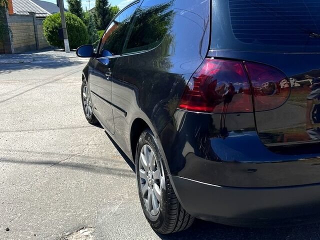 Чорний Фольксваген Гольф, об'ємом двигуна 2 л та пробігом 350 тис. км за 5750 $, фото 4 на Automoto.ua