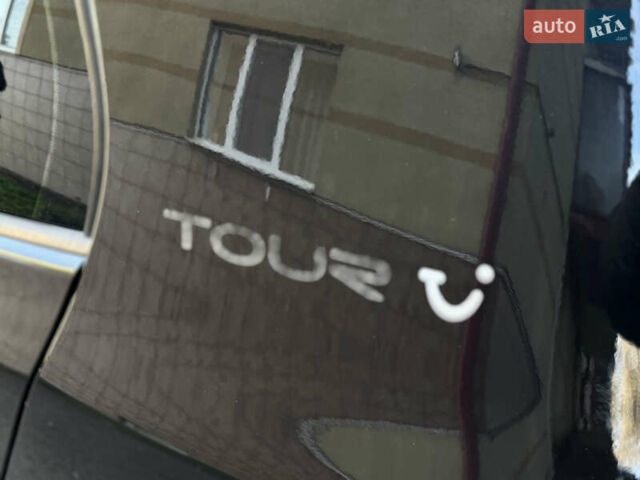 Чорний Фольксваген Гольф, об'ємом двигуна 1.39 л та пробігом 239 тис. км за 5950 $, фото 12 на Automoto.ua