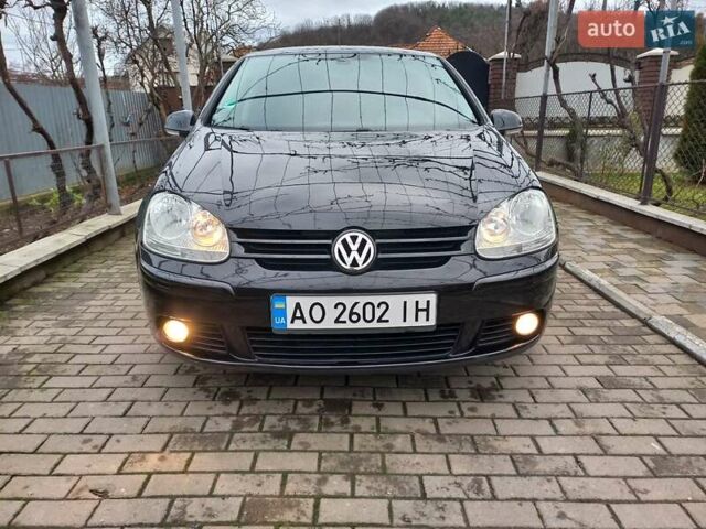 Черный Фольксваген Гольф, объемом двигателя 1.4 л и пробегом 207 тыс. км за 5700 $, фото 24 на Automoto.ua