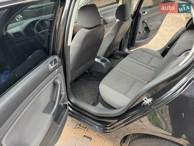 Черный Фольксваген Гольф, объемом двигателя 1.4 л и пробегом 246 тыс. км за 5600 $, фото 11 на Automoto.ua