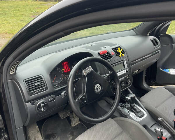 Чорний Фольксваген Гольф, об'ємом двигуна 1.39 л та пробігом 200 тис. км за 6800 $, фото 5 на Automoto.ua