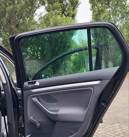 Черный Фольксваген Гольф, объемом двигателя 1.6 л и пробегом 237 тыс. км за 6500 $, фото 24 на Automoto.ua