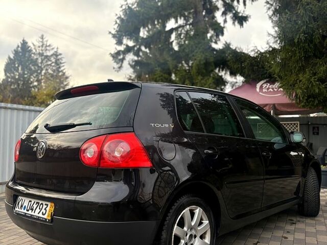 Черный Фольксваген Гольф, объемом двигателя 1.6 л и пробегом 215 тыс. км за 6500 $, фото 2 на Automoto.ua