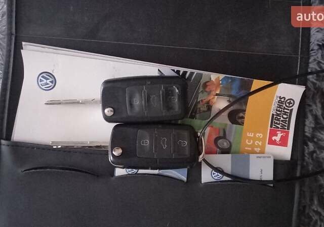 Черный Фольксваген Гольф, объемом двигателя 1.6 л и пробегом 246 тыс. км за 5099 $, фото 37 на Automoto.ua