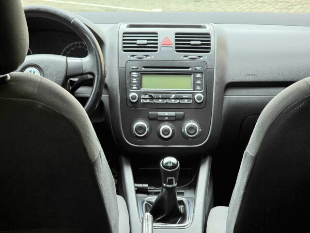 Чорний Фольксваген Гольф, об'ємом двигуна 1.9 л та пробігом 203 тис. км за 4800 $, фото 10 на Automoto.ua