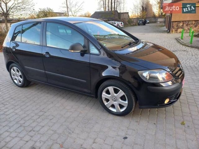 Черный Фольксваген Гольф, объемом двигателя 1.6 л и пробегом 200 тыс. км за 5650 $, фото 15 на Automoto.ua