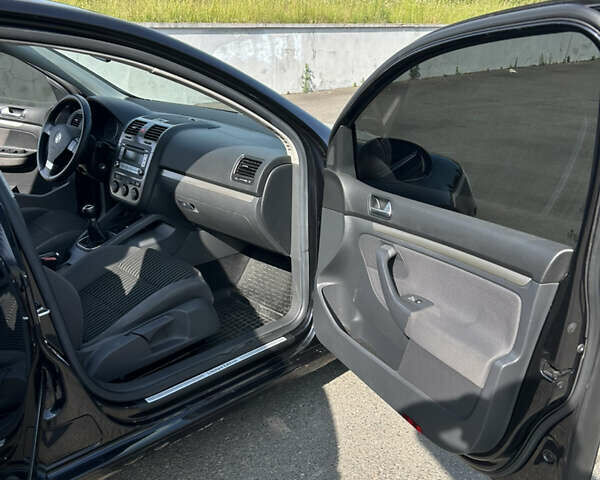 Чорний Фольксваген Гольф, об'ємом двигуна 1.4 л та пробігом 283 тис. км за 5500 $, фото 9 на Automoto.ua