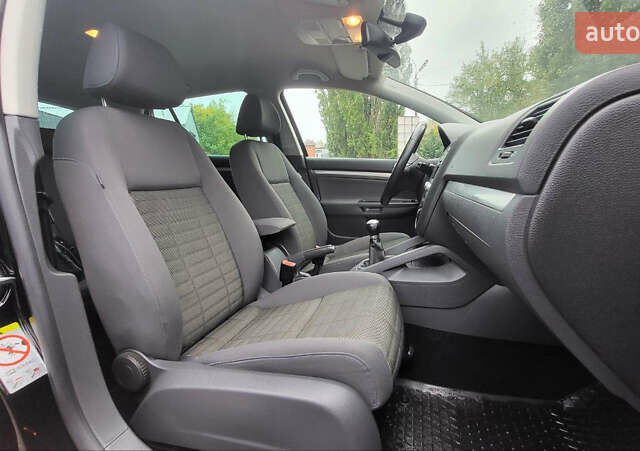 Черный Фольксваген Гольф, объемом двигателя 1.6 л и пробегом 237 тыс. км за 6500 $, фото 41 на Automoto.ua