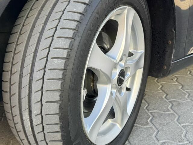 Черный Фольксваген Гольф, объемом двигателя 1.6 л и пробегом 260 тыс. км за 6100 $, фото 8 на Automoto.ua