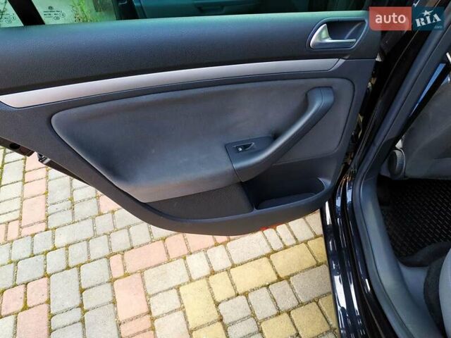 Черный Фольксваген Гольф, объемом двигателя 0 л и пробегом 206 тыс. км за 6400 $, фото 22 на Automoto.ua