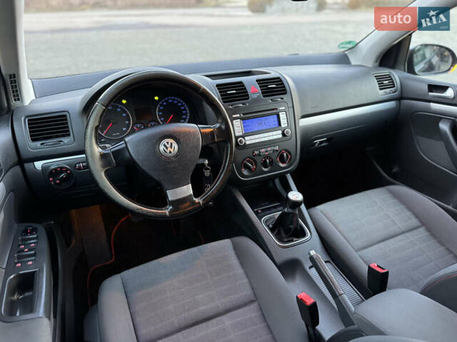 Черный Фольксваген Гольф, объемом двигателя 0 л и пробегом 269 тыс. км за 5500 $, фото 29 на Automoto.ua