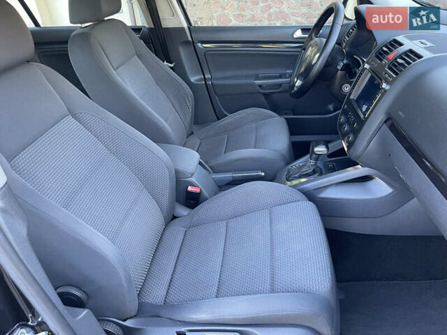 Черный Фольксваген Гольф, объемом двигателя 1.4 л и пробегом 217 тыс. км за 7750 $, фото 27 на Automoto.ua