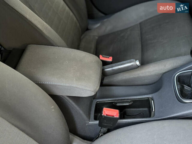 Чорний Фольксваген Гольф, об'ємом двигуна 1.39 л та пробігом 239 тис. км за 5950 $, фото 22 на Automoto.ua