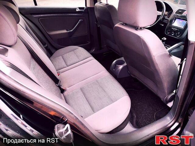 Черный Фольксваген Гольф, объемом двигателя 1.4 л и пробегом 246 тыс. км за 5500 $, фото 9 на Automoto.ua