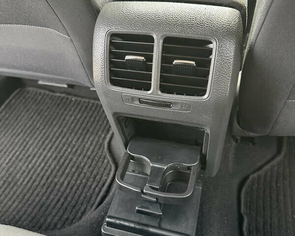 Черный Фольксваген Гольф, объемом двигателя 1.6 л и пробегом 227 тыс. км за 6299 $, фото 37 на Automoto.ua