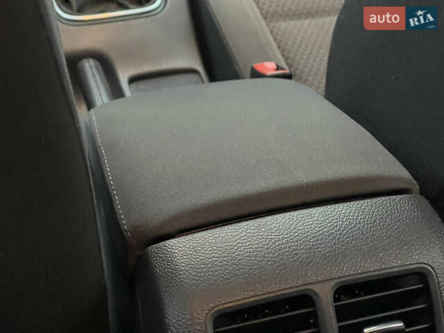 Чорний Фольксваген Гольф, об'ємом двигуна 1.4 л та пробігом 170 тис. км за 6250 $, фото 41 на Automoto.ua