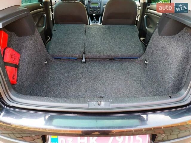 Черный Фольксваген Гольф, объемом двигателя 0 л и пробегом 206 тыс. км за 6400 $, фото 42 на Automoto.ua