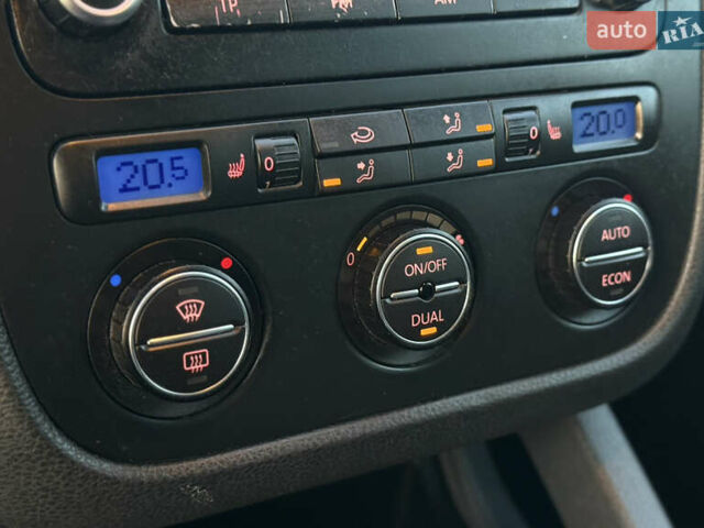 Чорний Фольксваген Гольф, об'ємом двигуна 1.6 л та пробігом 169 тис. км за 5999 $, фото 78 на Automoto.ua