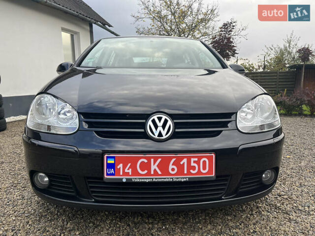 Черный Фольксваген Гольф, объемом двигателя 1.6 л и пробегом 253 тыс. км за 6250 $, фото 4 на Automoto.ua