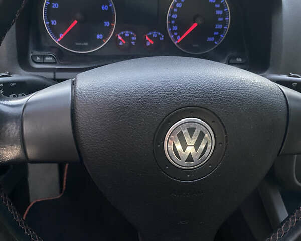 Черный Фольксваген Гольф, объемом двигателя 1.6 л и пробегом 185 тыс. км за 6600 $, фото 14 на Automoto.ua