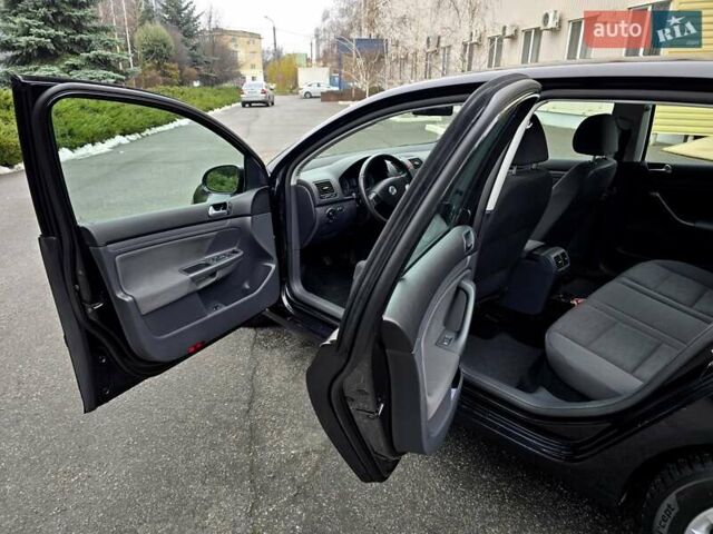 Чорний Фольксваген Гольф, об'ємом двигуна 1.6 л та пробігом 230 тис. км за 6450 $, фото 116 на Automoto.ua