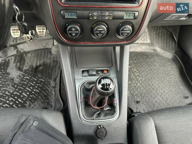 Чорний Фольксваген Гольф, об'ємом двигуна 1.6 л та пробігом 329 тис. км за 4350 $, фото 17 на Automoto.ua