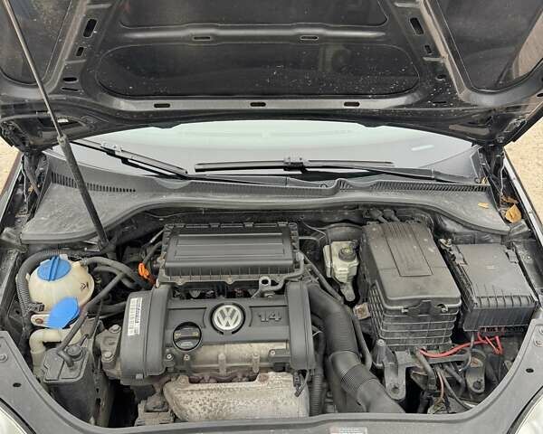 Черный Фольксваген Гольф, объемом двигателя 1.4 л и пробегом 252 тыс. км за 6200 $, фото 27 на Automoto.ua