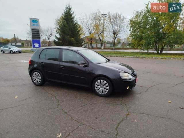 Черный Фольксваген Гольф, объемом двигателя 1.6 л и пробегом 205 тыс. км за 6200 $, фото 6 на Automoto.ua