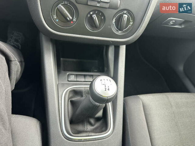 Чорний Фольксваген Гольф, об'ємом двигуна 1.6 л та пробігом 187 тис. км за 6300 $, фото 32 на Automoto.ua