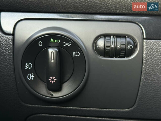 Черный Фольксваген Гольф, объемом двигателя 1.6 л и пробегом 182 тыс. км за 6350 $, фото 80 на Automoto.ua