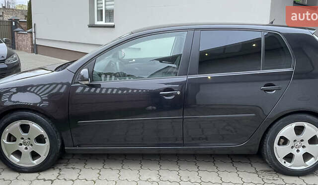 Черный Фольксваген Гольф, объемом двигателя 1.4 л и пробегом 112 тыс. км за 5600 $, фото 2 на Automoto.ua