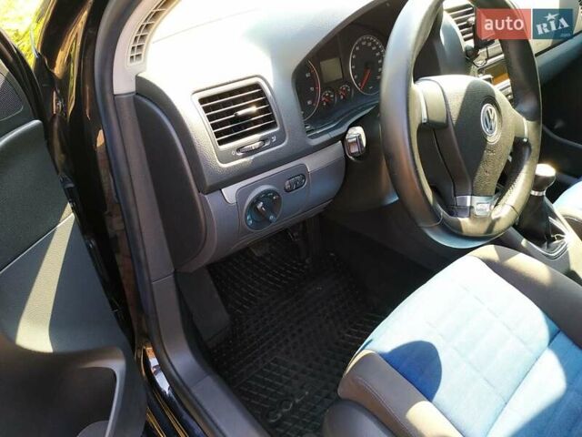 Черный Фольксваген Гольф, объемом двигателя 0 л и пробегом 206 тыс. км за 6400 $, фото 15 на Automoto.ua
