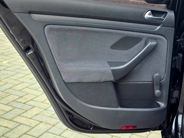 Чорний Фольксваген Гольф, об'ємом двигуна 1.9 л та пробігом 203 тис. км за 4800 $, фото 9 на Automoto.ua