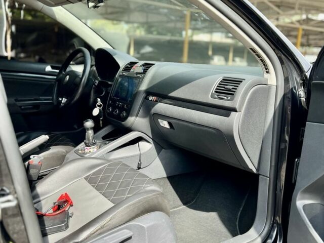 Чорний Фольксваген Гольф, об'ємом двигуна 1.4 л та пробігом 220 тис. км за 5000 $, фото 14 на Automoto.ua