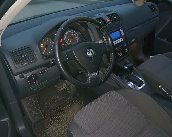Фольксваген Гольф 2007 в Хмельницком на Automoto.ua Черный Фольксваген Гольф, объемом двигателя 1.39 л и пробегом 156 тыс. км за 6900 $, фото 2 на Automoto.ua