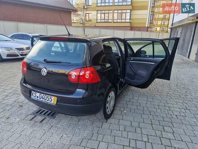 Черный Фольксваген Гольф, объемом двигателя 1.6 л и пробегом 255 тыс. км за 5950 $, фото 36 на Automoto.ua