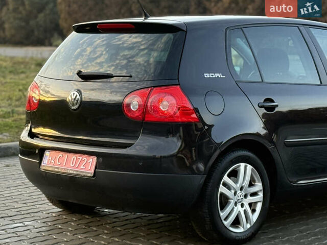 Чорний Фольксваген Гольф, об'ємом двигуна 1.6 л та пробігом 169 тис. км за 5999 $, фото 41 на Automoto.ua