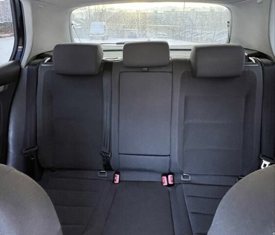 Чорний Фольксваген Гольф, об'ємом двигуна 2 л та пробігом 200 тис. км за 6400 $, фото 7 на Automoto.ua