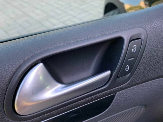 Черный Фольксваген Гольф, объемом двигателя 1.4 л и пробегом 189 тыс. км за 6500 $, фото 17 на Automoto.ua