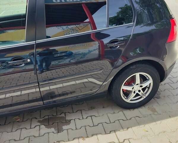 Черный Фольксваген Гольф, объемом двигателя 1.6 л и пробегом 215 тыс. км за 6800 $, фото 2 на Automoto.ua