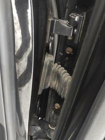 Черный Фольксваген Гольф, объемом двигателя 1.6 л и пробегом 207 тыс. км за 6200 $, фото 57 на Automoto.ua